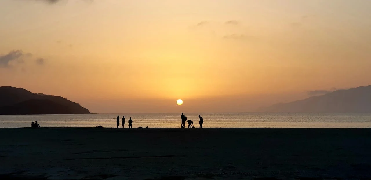 Sonnenuntergang am Strand Praia da Laginha in Mindelo