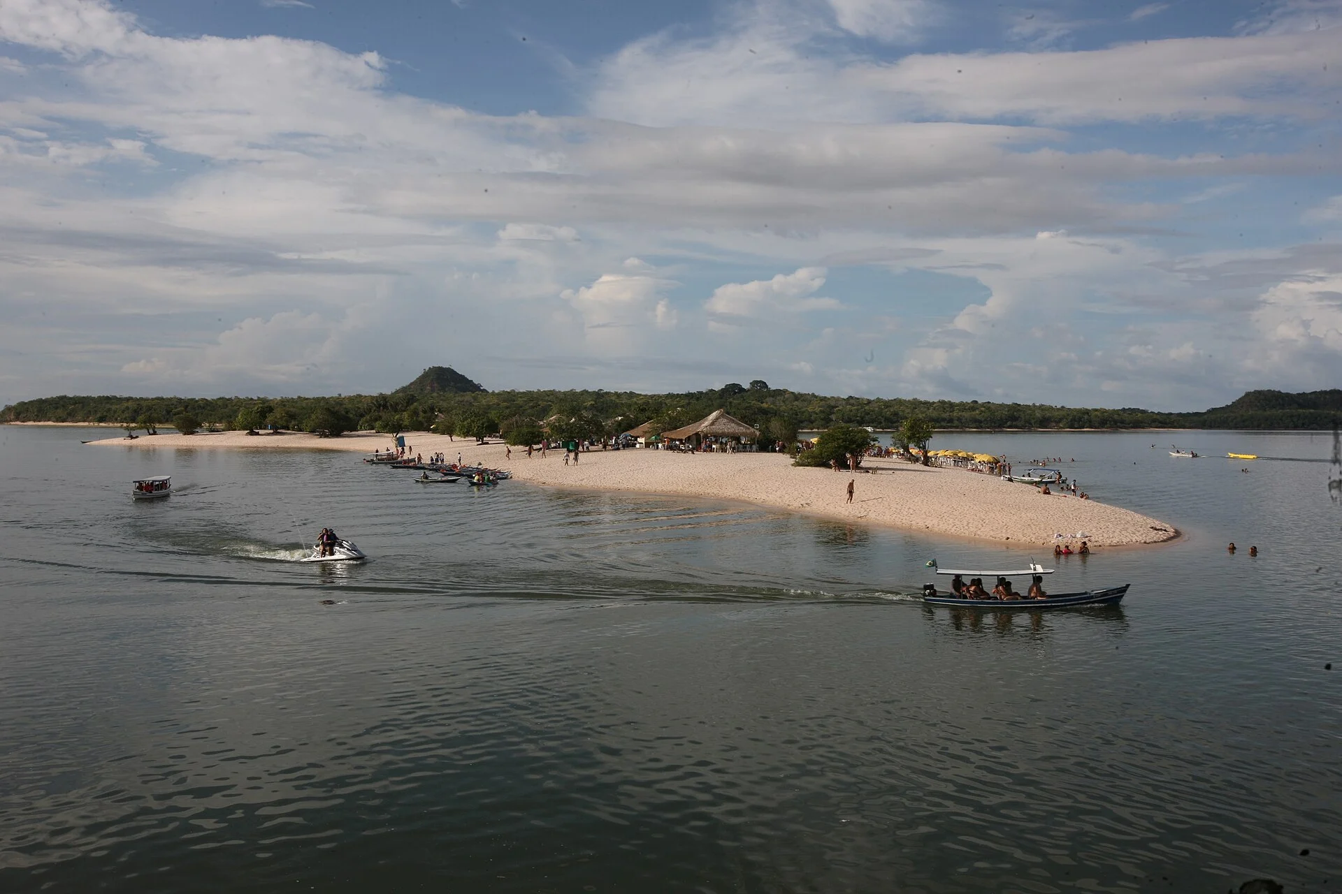 Die Sandbank von Alter do Chão am Tapajós