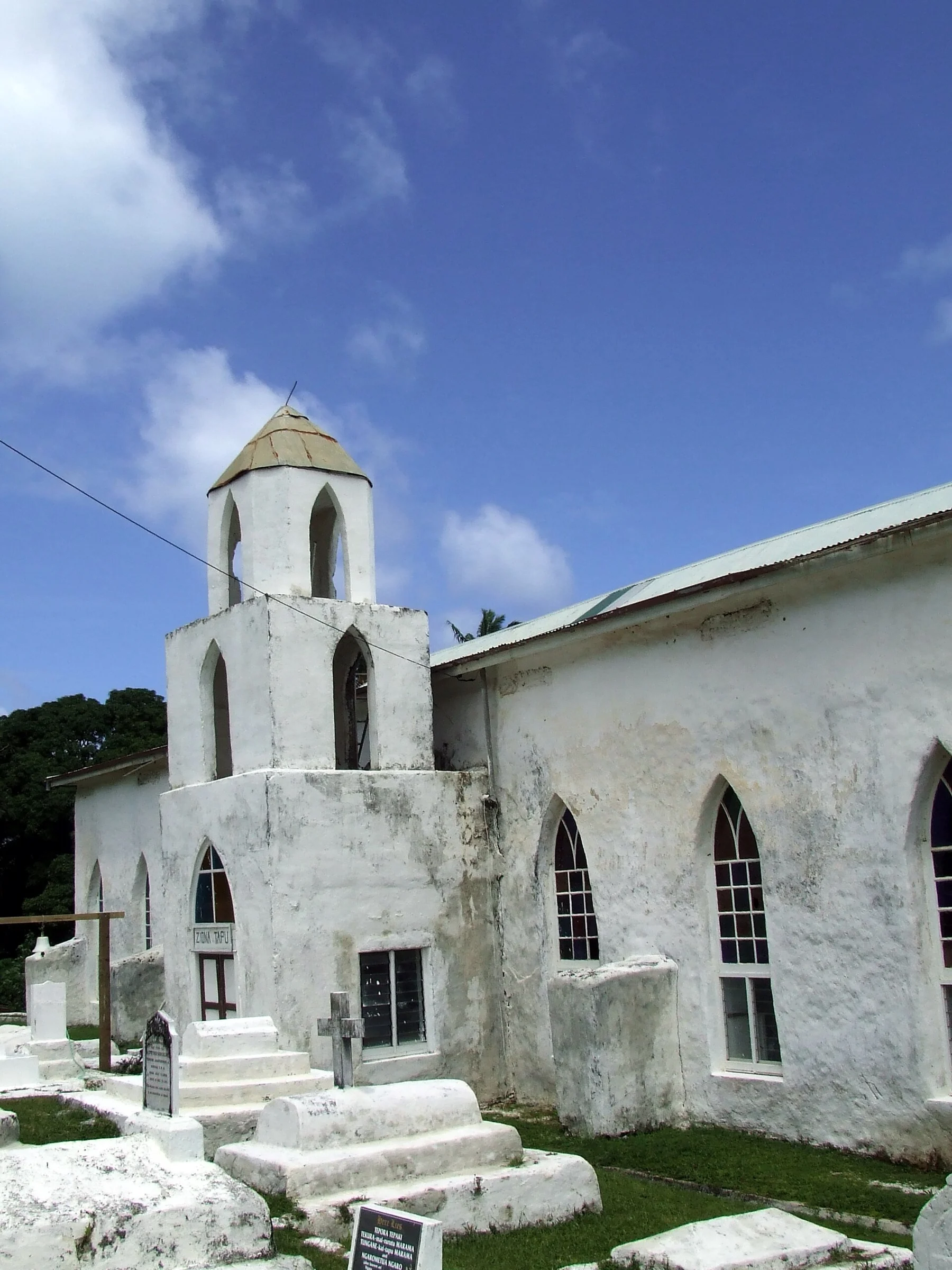 Die weiße Kirche von Arutanga auf Aitutaki