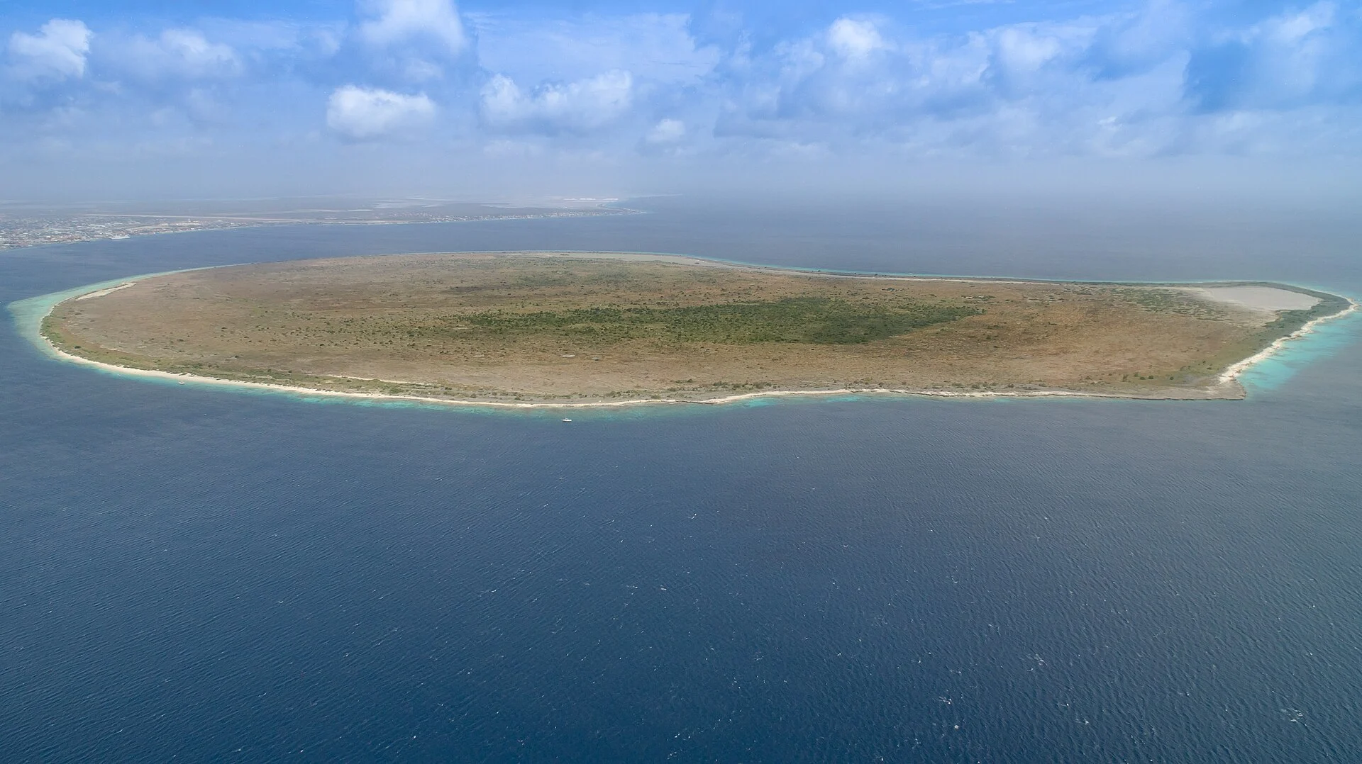 Die unbewohnte Insel Klein Bonaire aus der Luft
