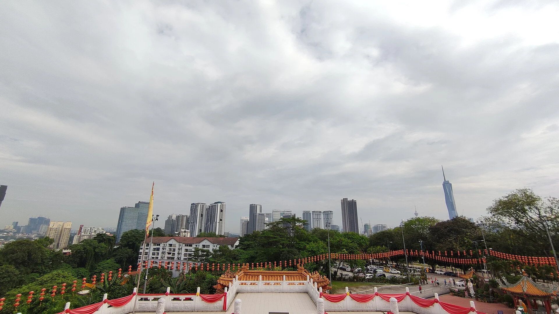Die Skyline von Kuala Lumpur, dem Ziel ab Port Klang