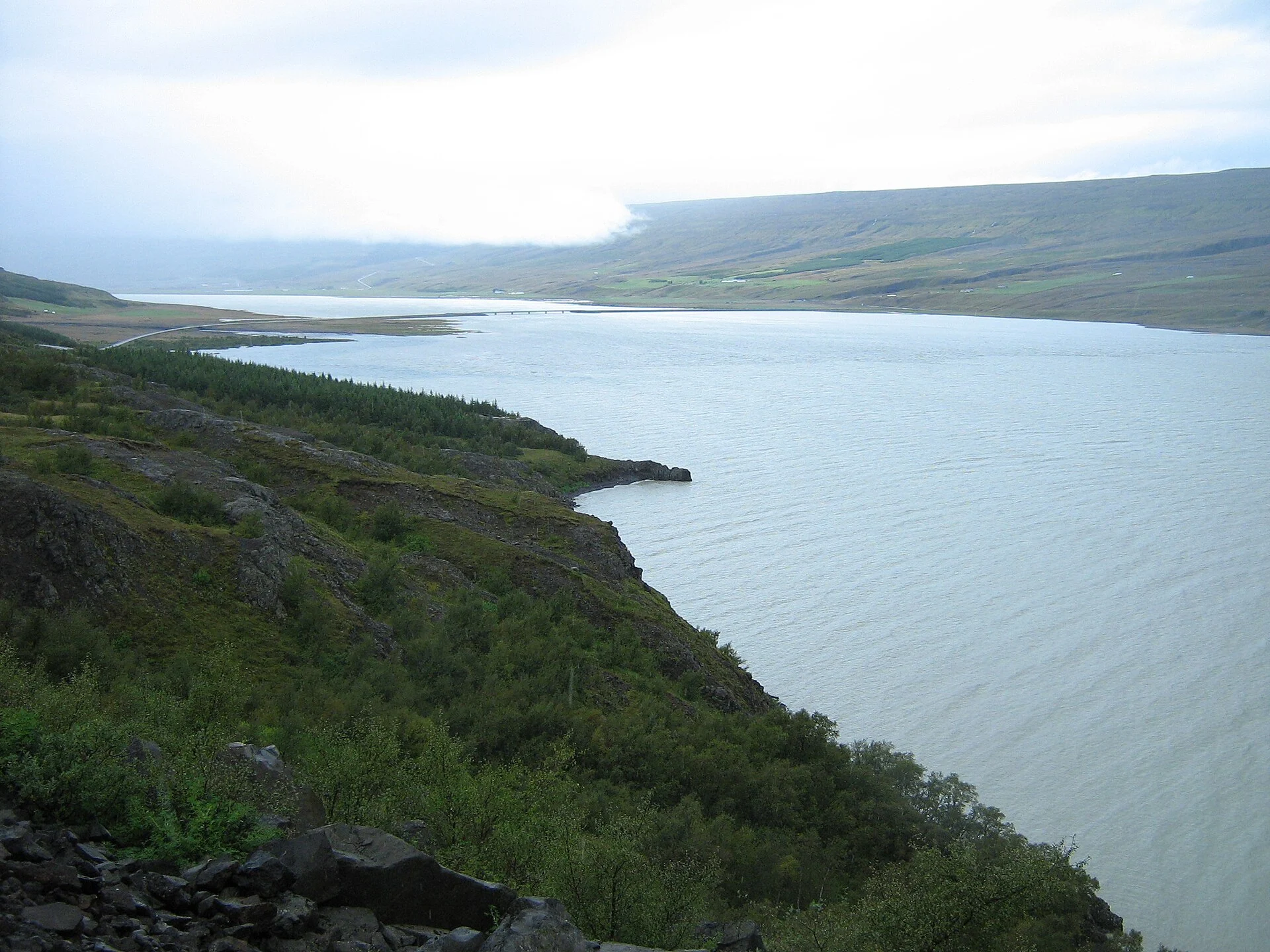 Der See Lagarfljót bei Egilsstaðir
