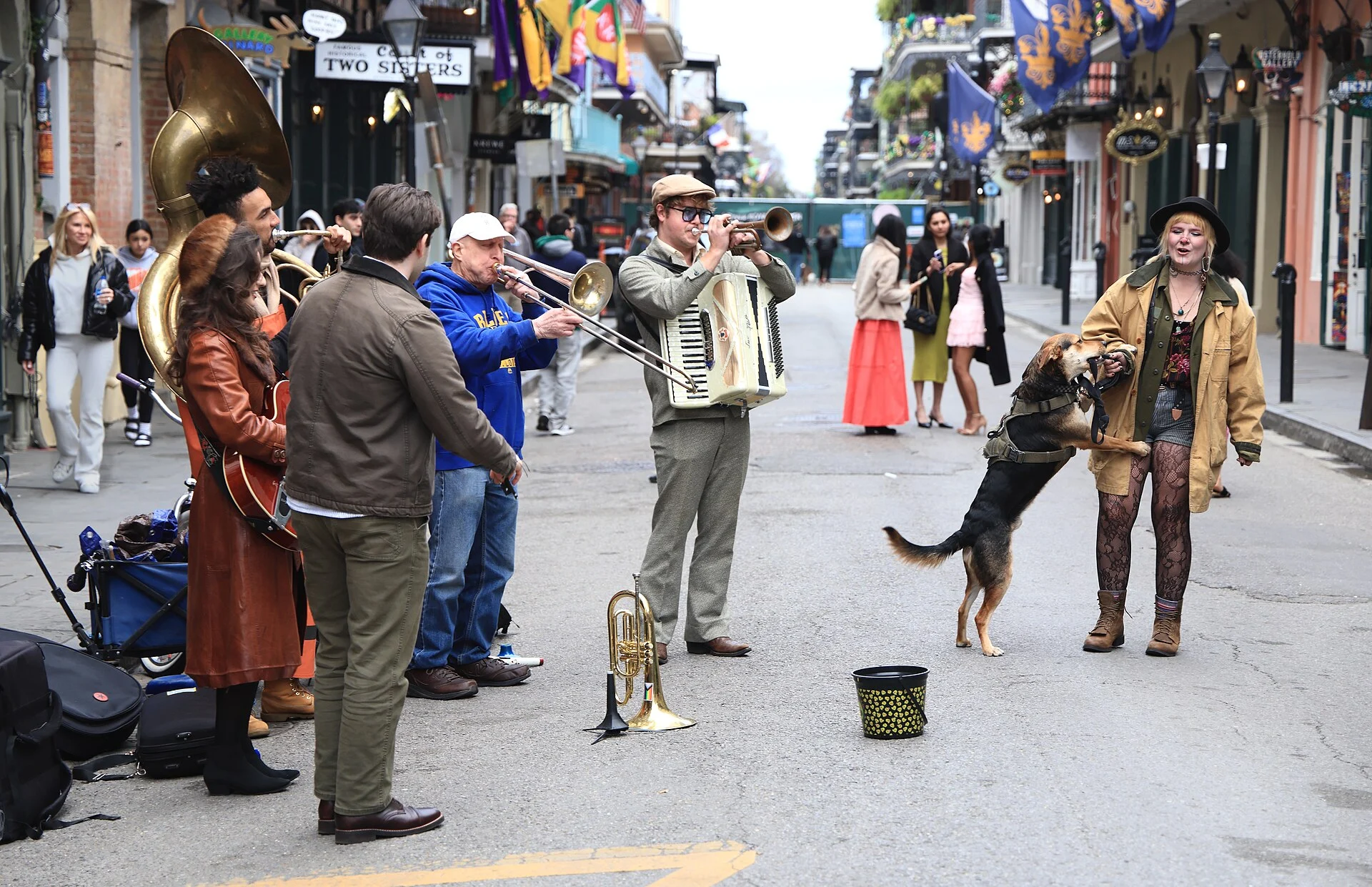 Straßenmusiker mit Blechblasinstrumenten in New Orleans
