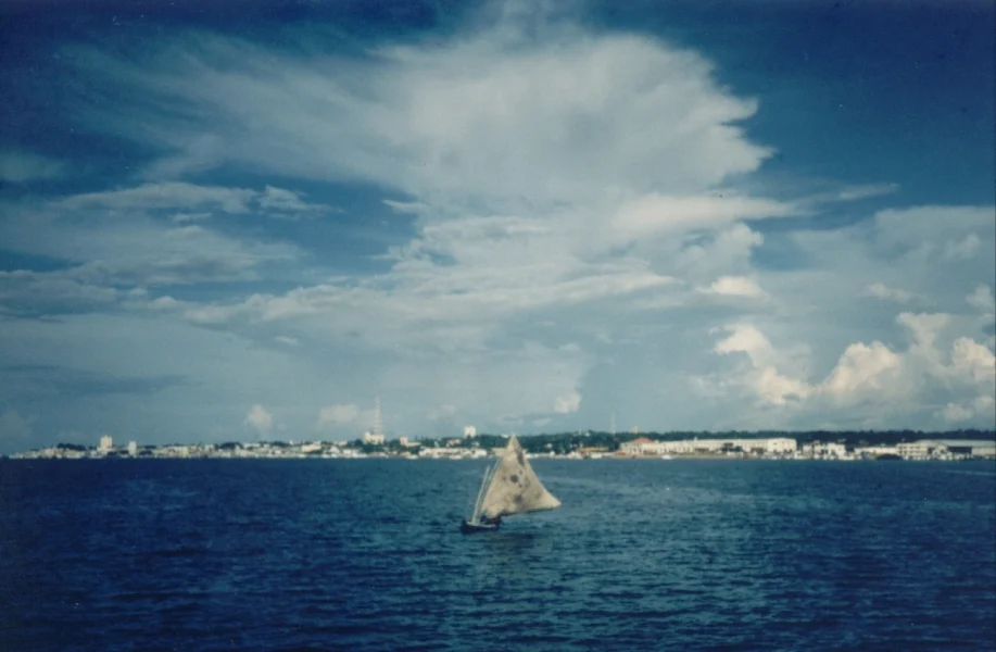 Ein Boot auf dem Tapajós vor Santarém