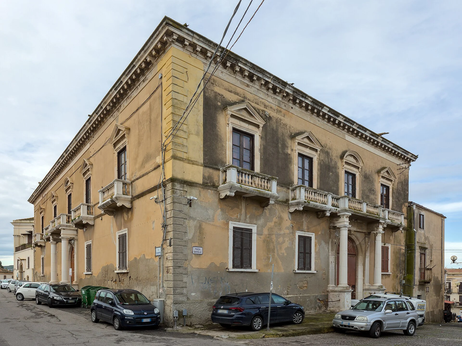 Ein Palazzo in der Altstadt von Crotone