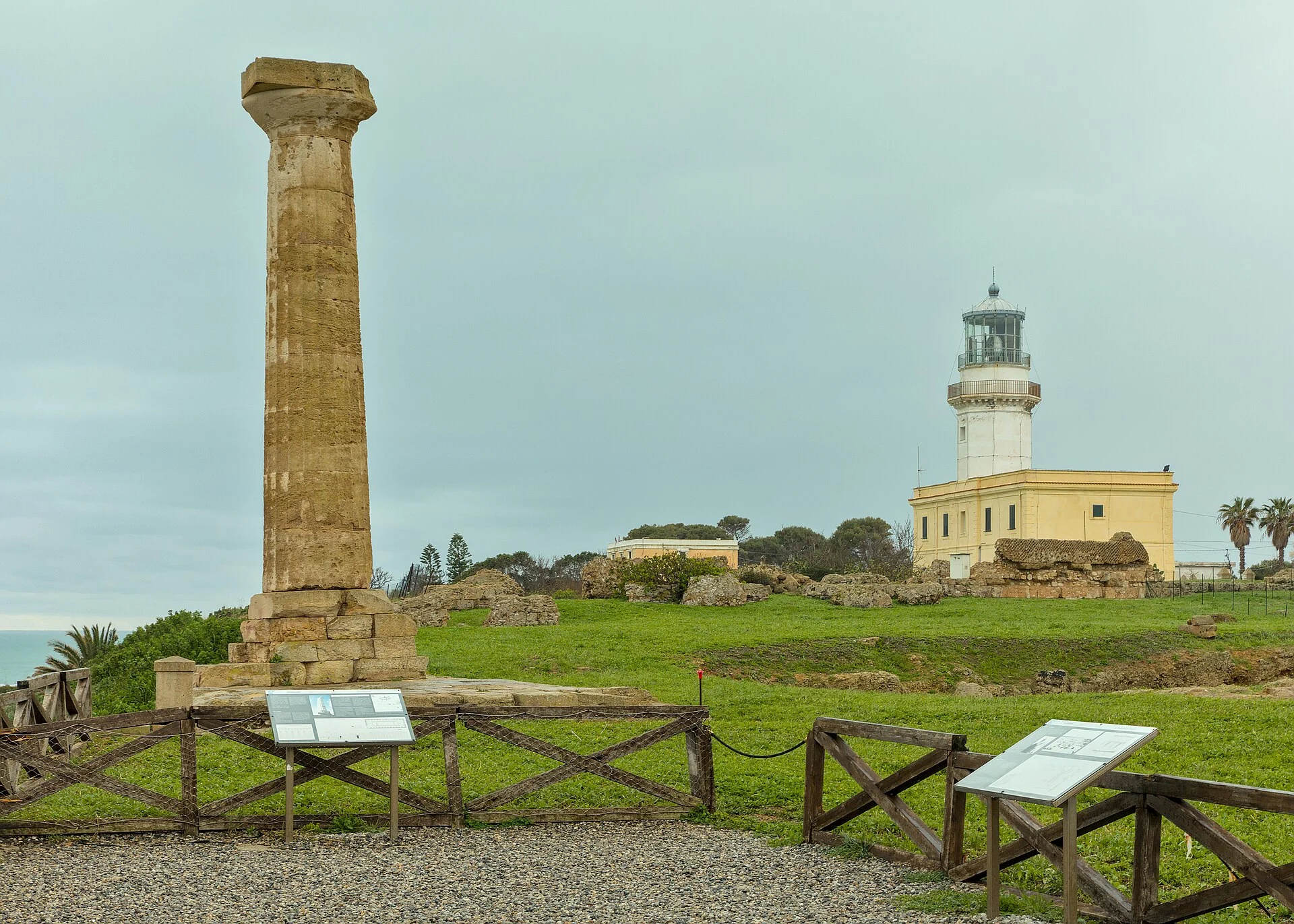 Die letzte Säule des Hera-Tempels am Capo Colonna bei Crotone