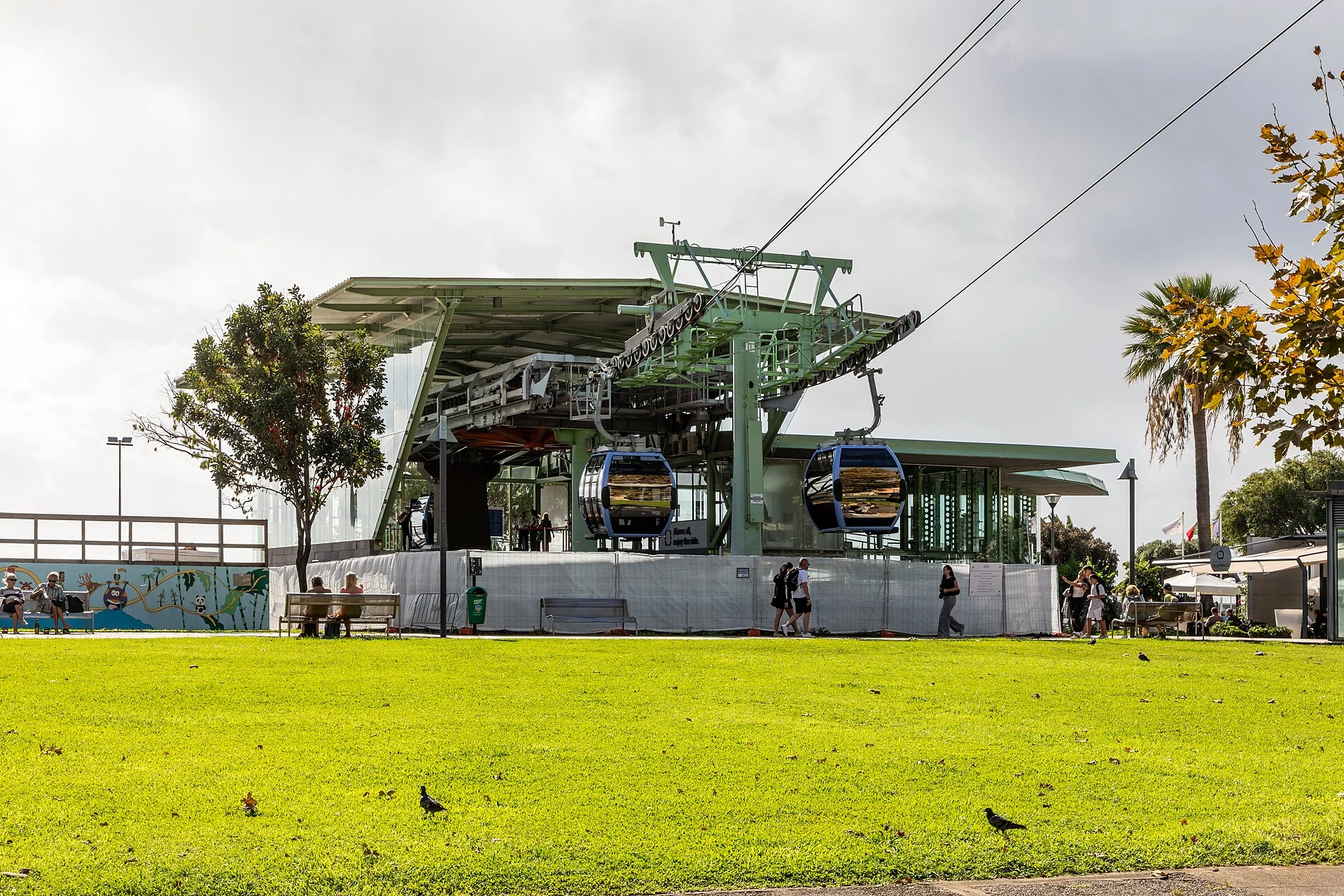 Die Talstation der Seilbahn nach Monte in Funchal