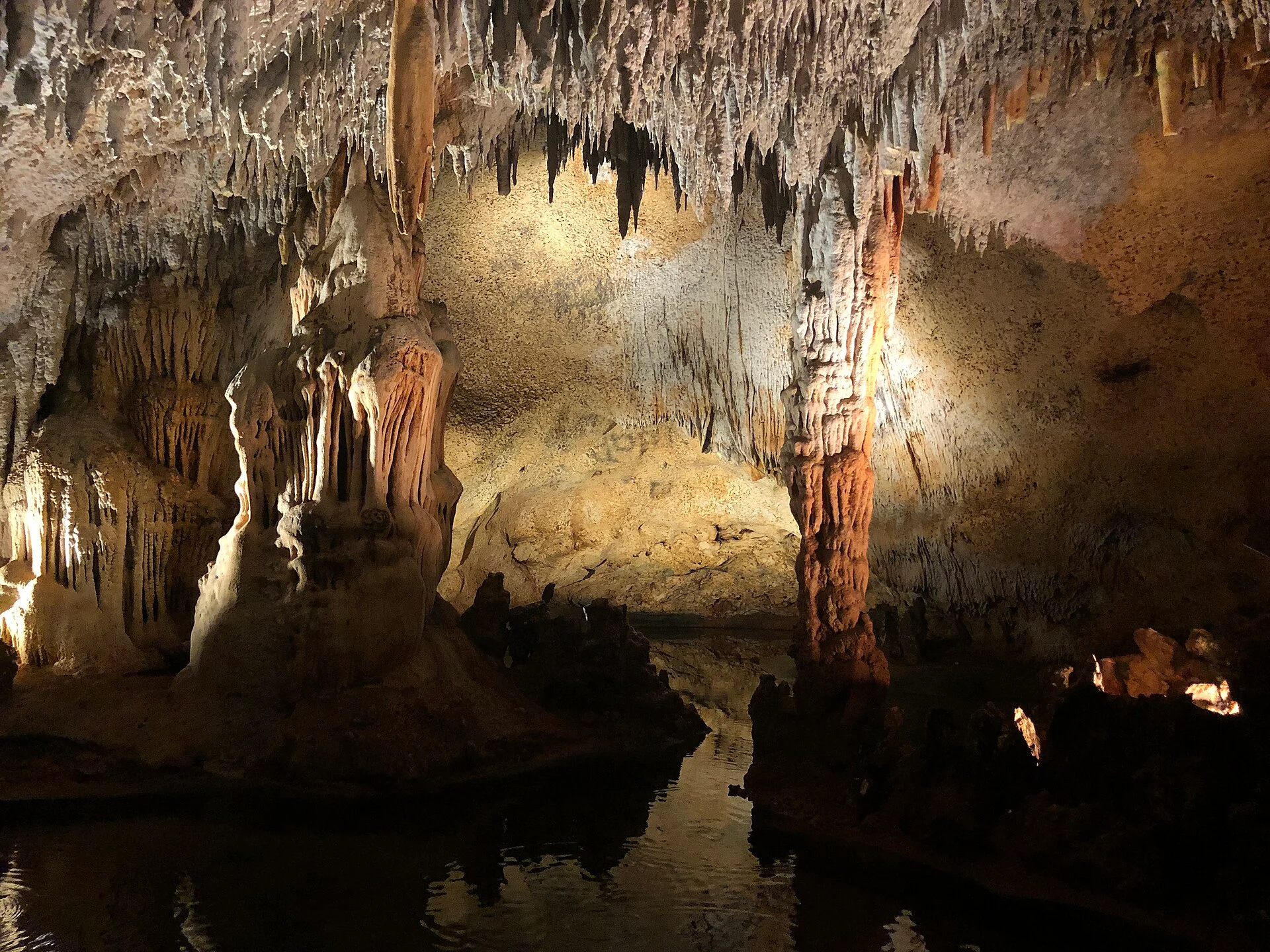 Tropfsteine in der Cueva de las Maravillas bei La Romana