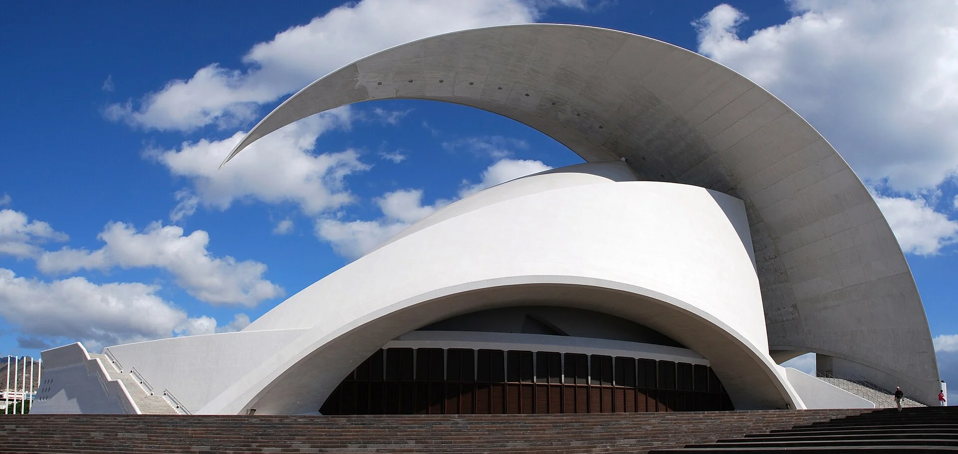 Das Auditorio de Tenerife von Santiago Calatrava am Wasser