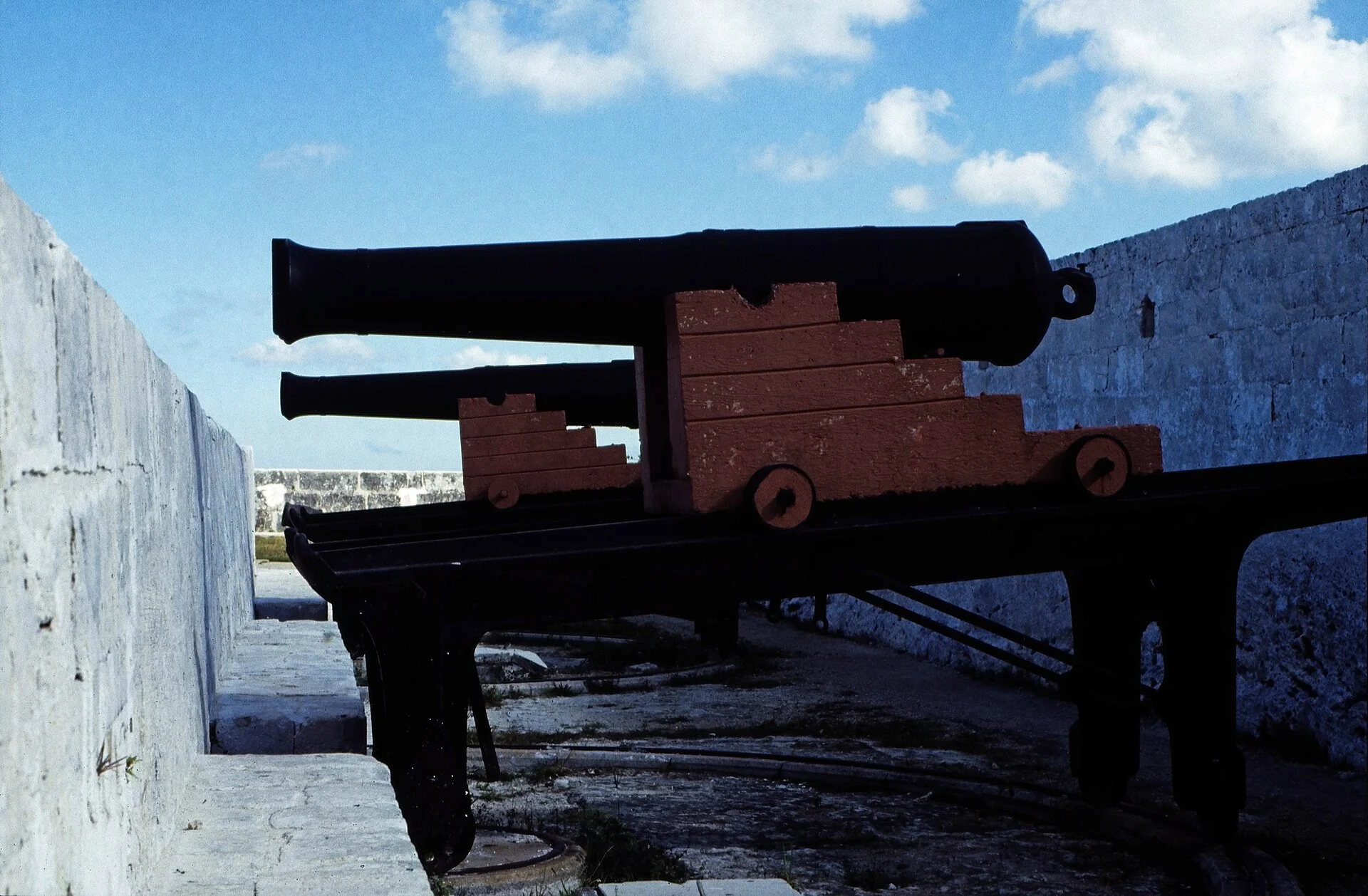 Kanonen auf der Bastion von Fort Charlotte in Nassau