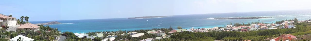 Blick über die Orient Bay auf der französischen Seite von St. Martin