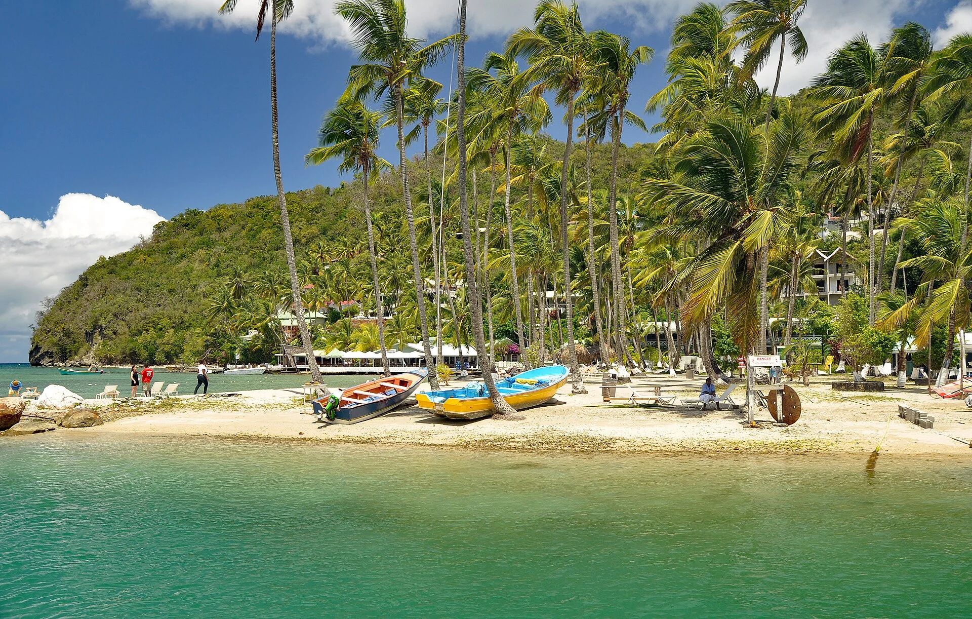 Die Palmenlandzunge der Marigot Bay auf St. Lucia