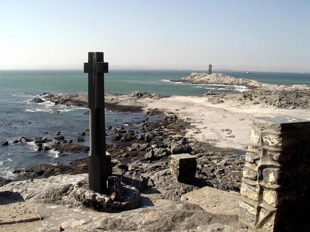 Das Diaz-Kreuz auf der Klippe der Lüderitz-Halbinsel