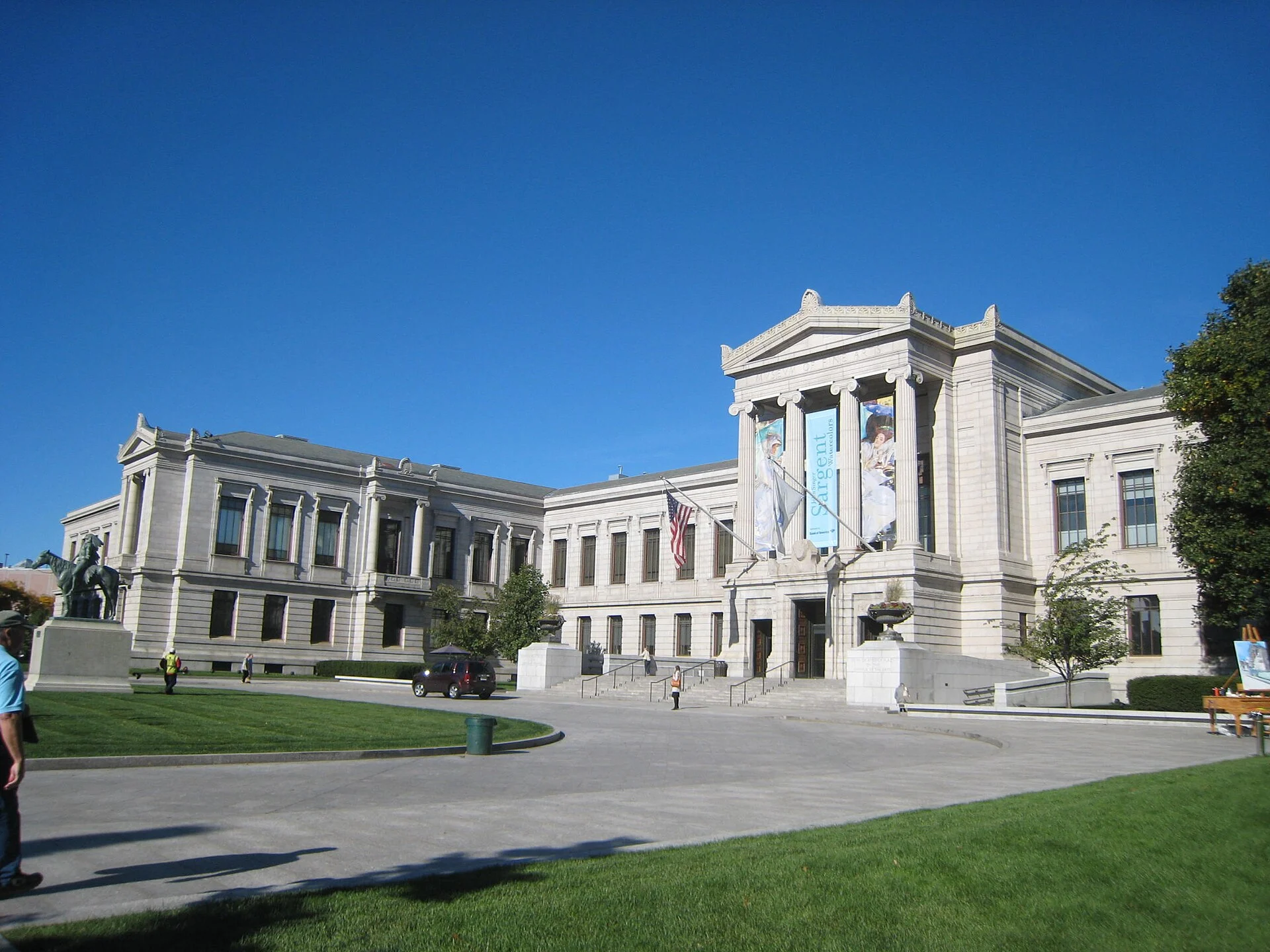 Die Fassade des Museum of Fine Arts in Boston